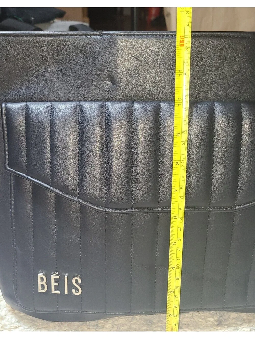 Béis Black Quilted Crossbody Bag with Adjustable Strap